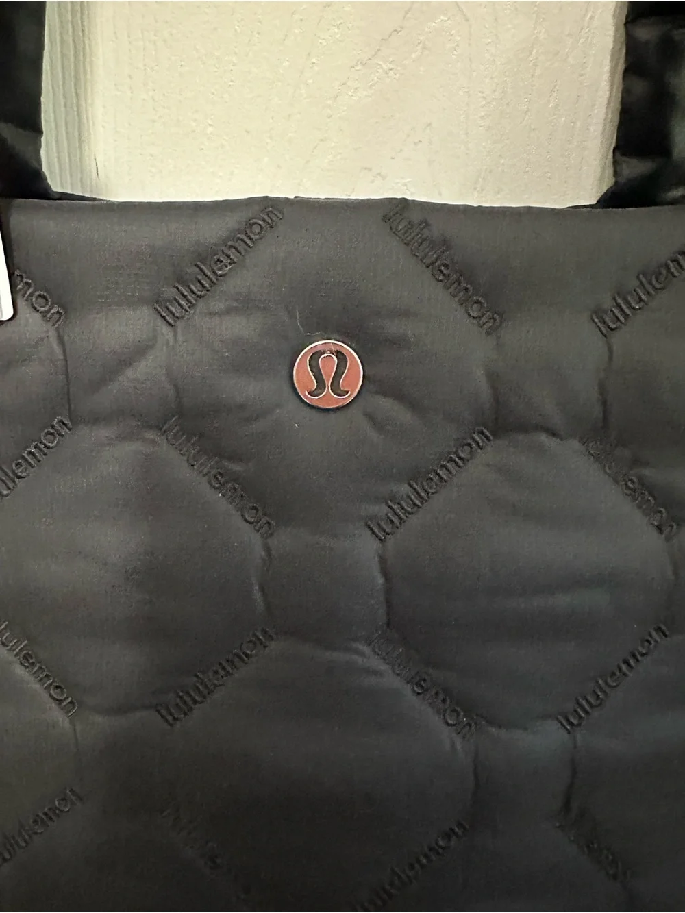 Lululemon Quilty Pleasures Tote Bag Medium 12L - Black NWT RARE! - Picture 5 of 12